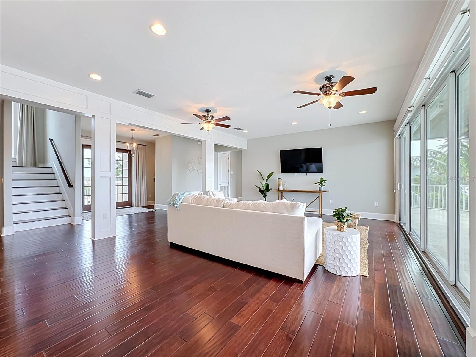 529 77th, Holmes Beach, FL 34217