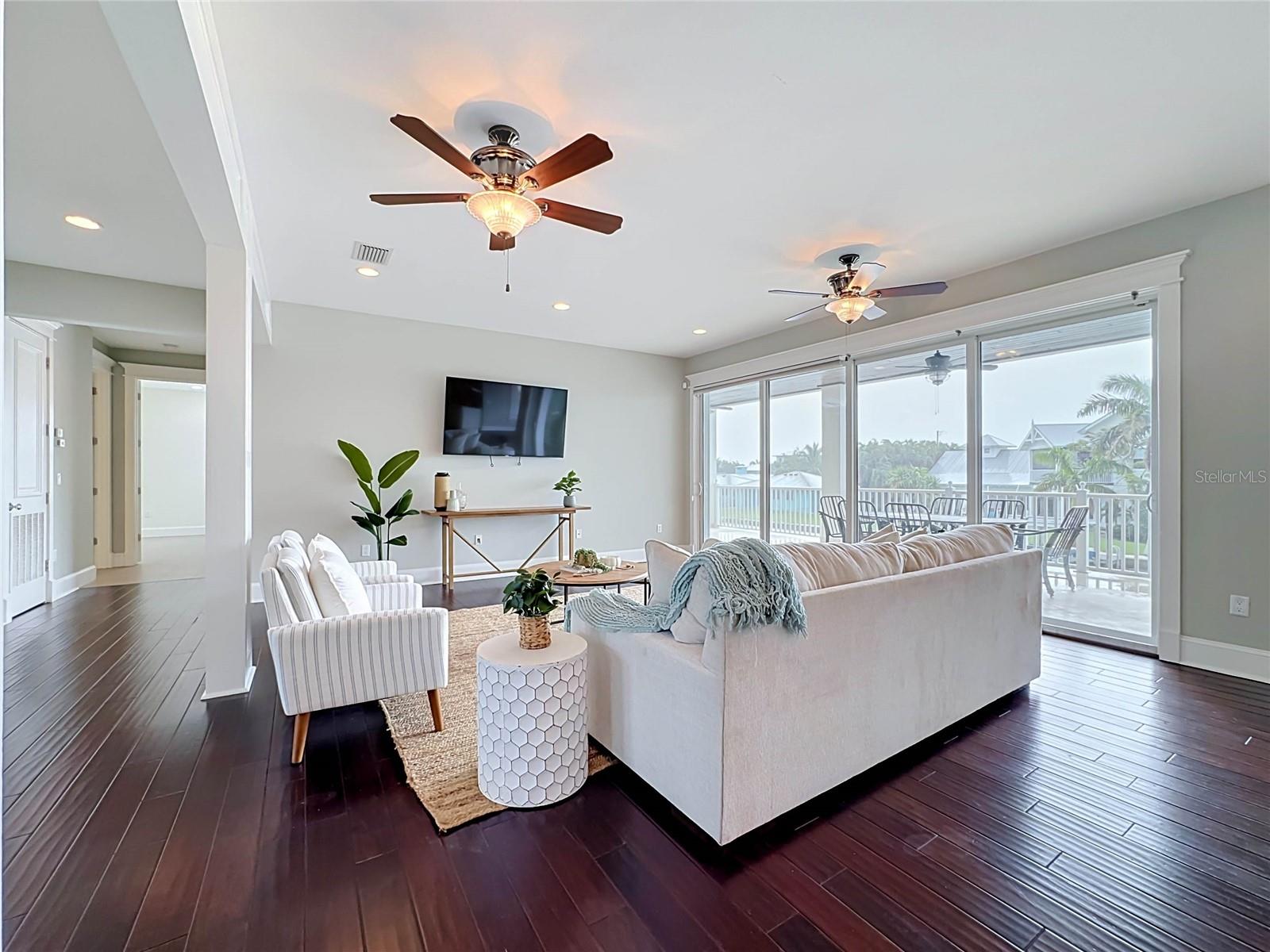 529 77th, Holmes Beach, FL 34217
