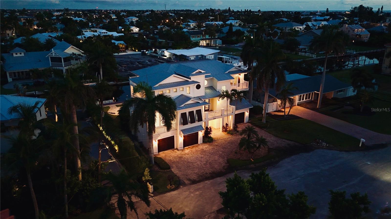 529 77th, Holmes Beach, FL 34217