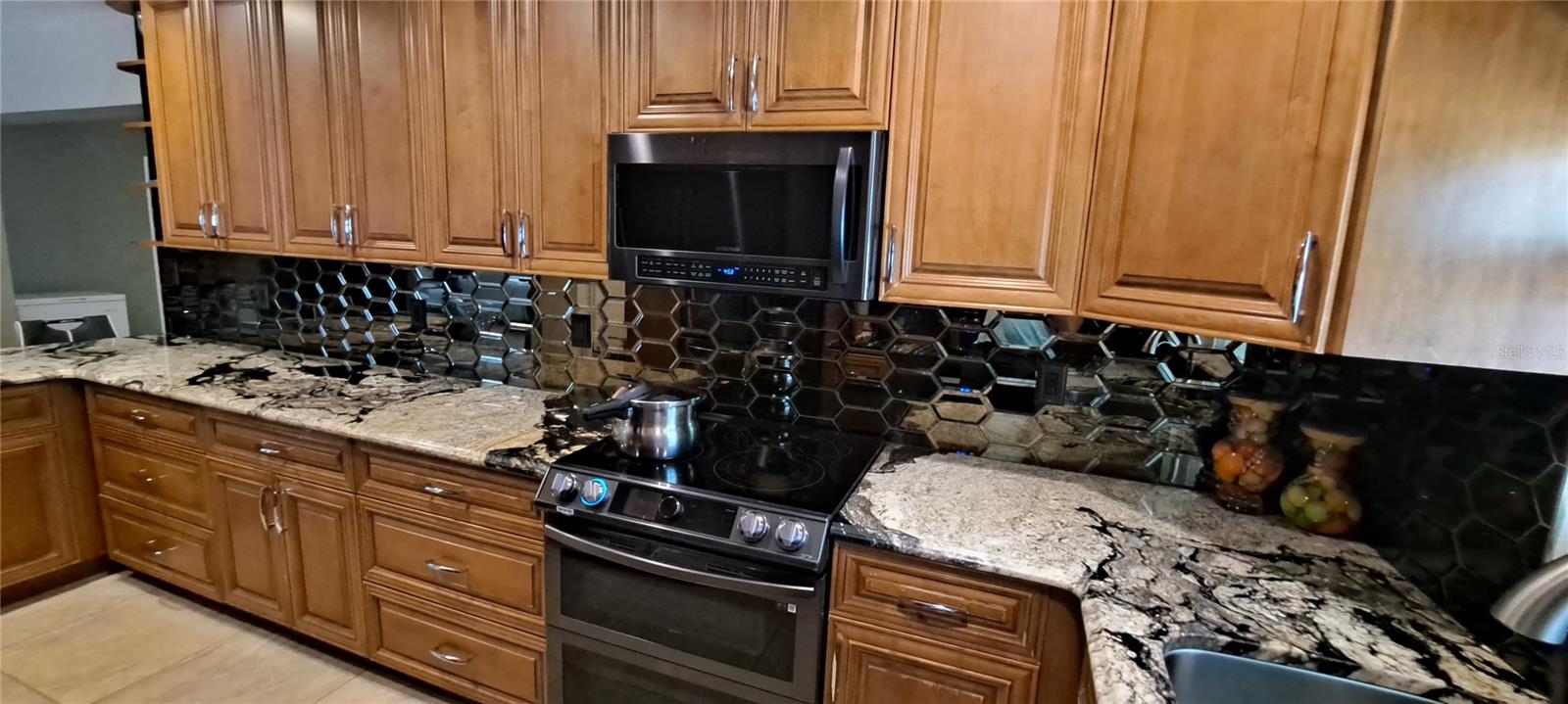 3964 22nd, St Petersburg, FL 33713