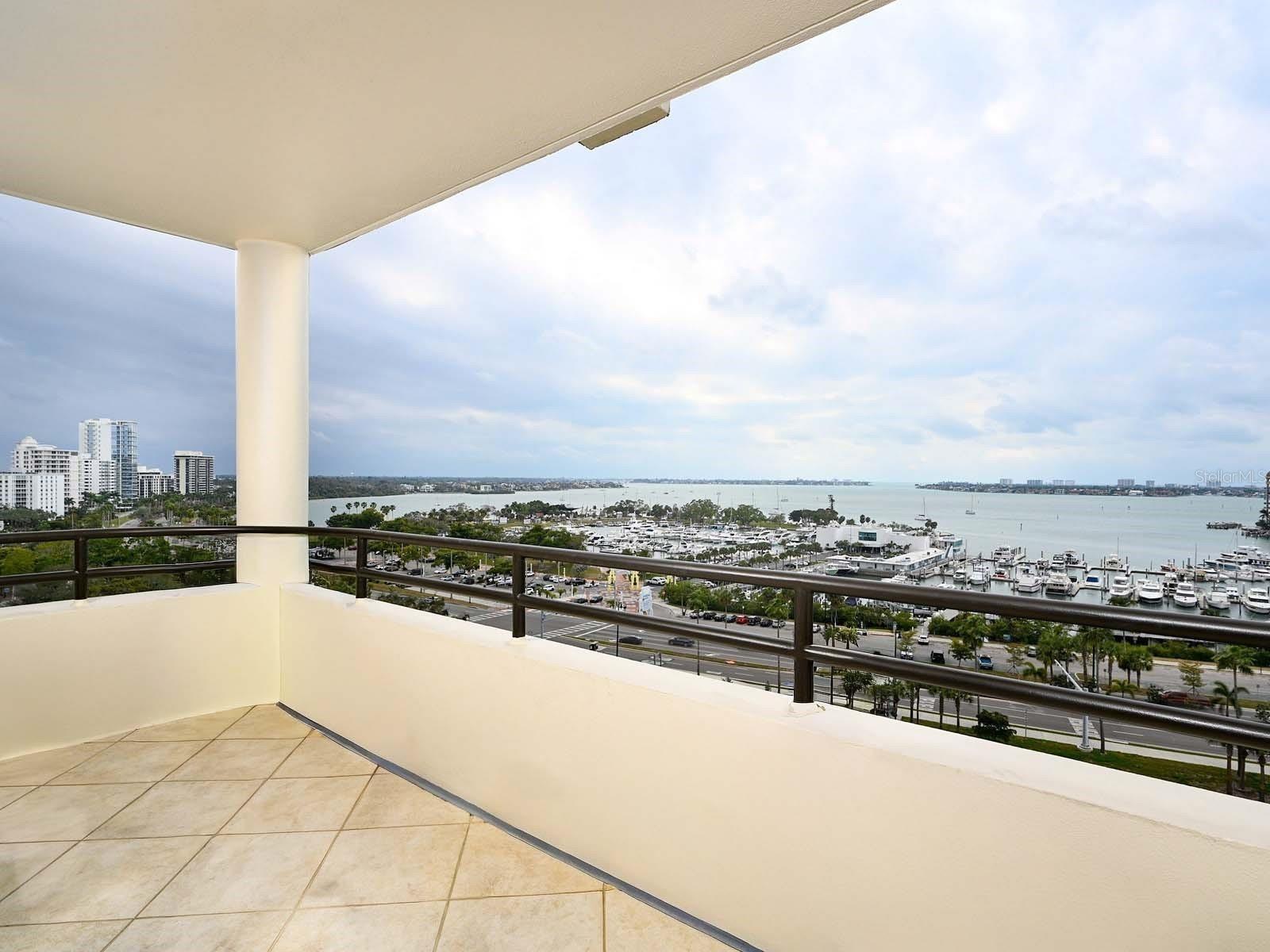 1255 Gulfstream Unit 1106, Sarasota, FL 34236