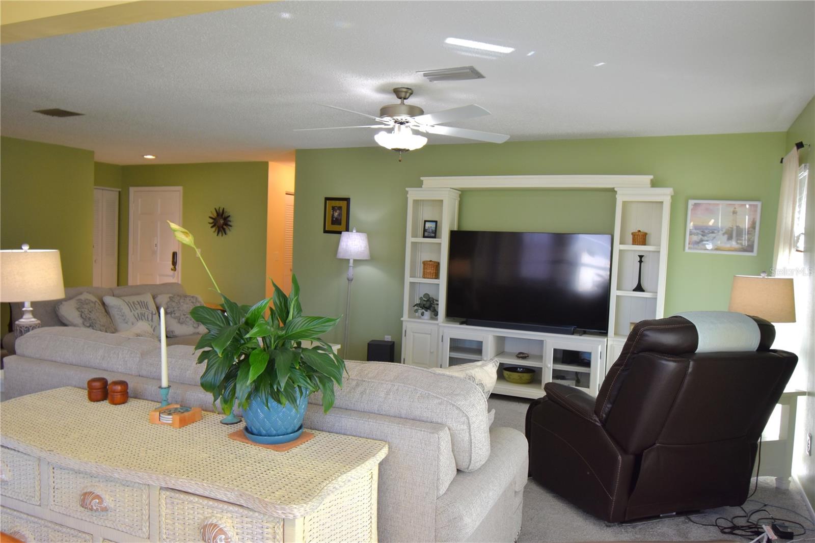 121 Fernwood Unit 121, Seminole, FL 33777