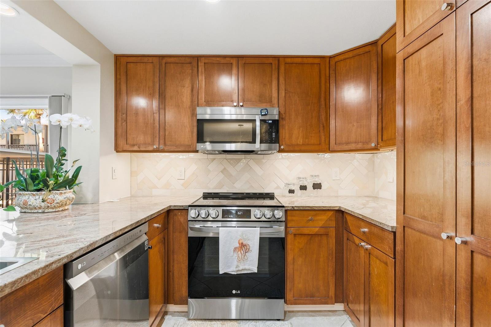 800 Benjamin Franklin Unit 110, Sarasota, FL 34236