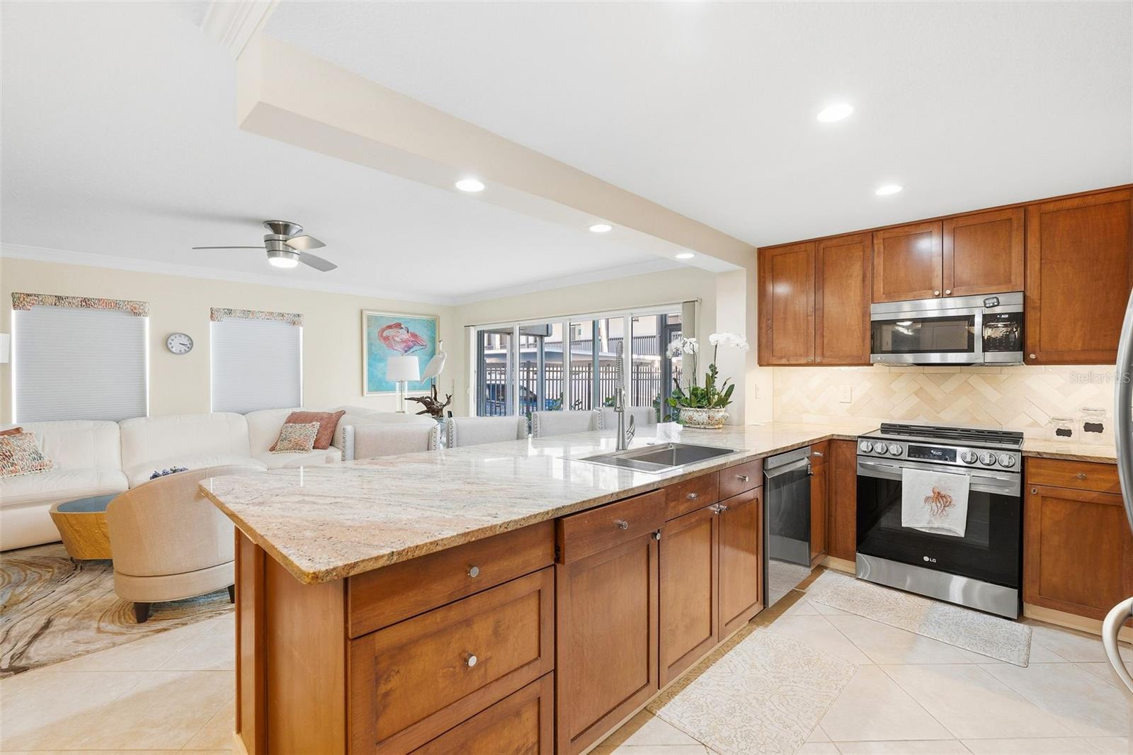 800 Benjamin Franklin Unit 110, Sarasota, FL 34236