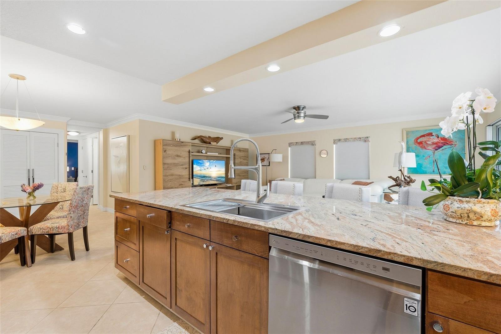 800 Benjamin Franklin Unit 110, Sarasota, FL 34236