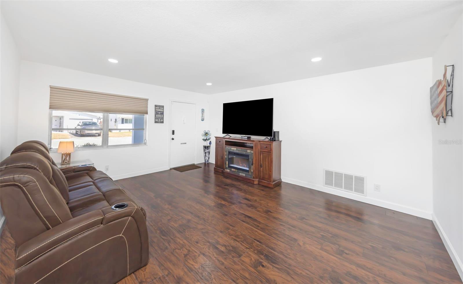 4488 100th, Pinellas Park, FL 33782