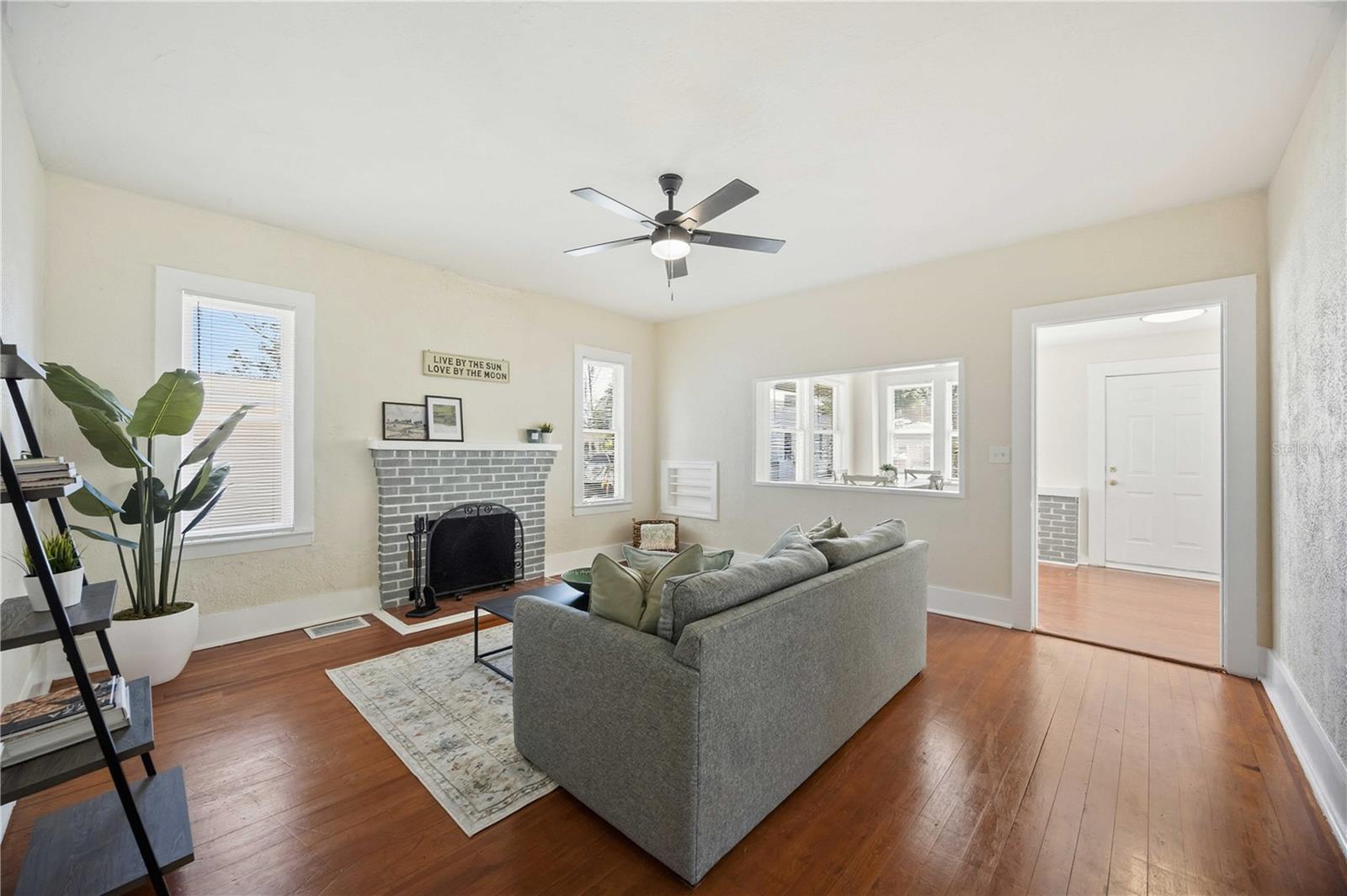 2710 3rd, Bradenton, FL 34205