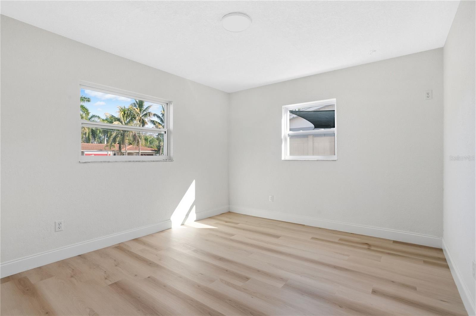 214 45th, St Petersburg, FL 33703