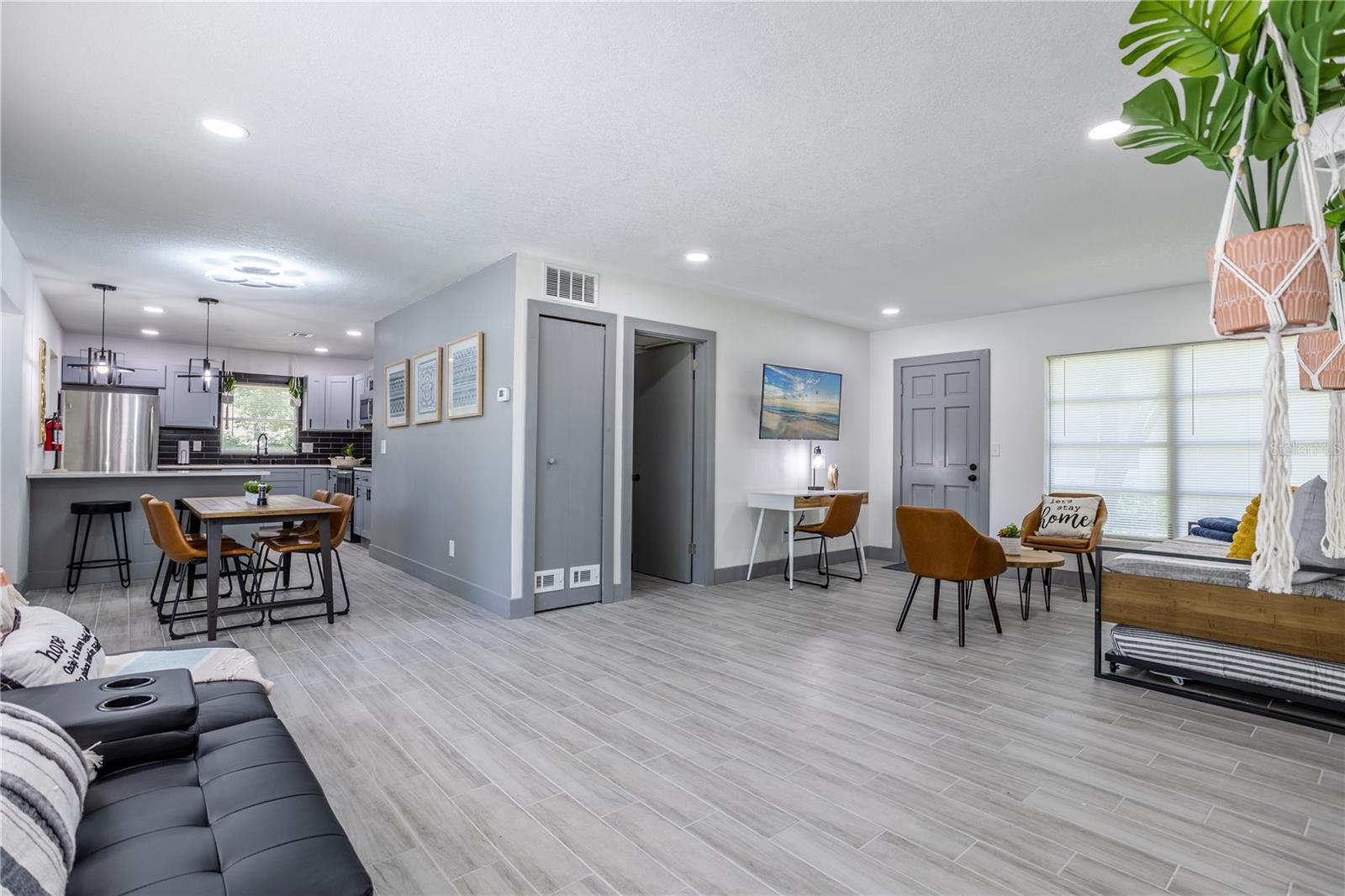 1213 Corbett, Orlando, FL 32806