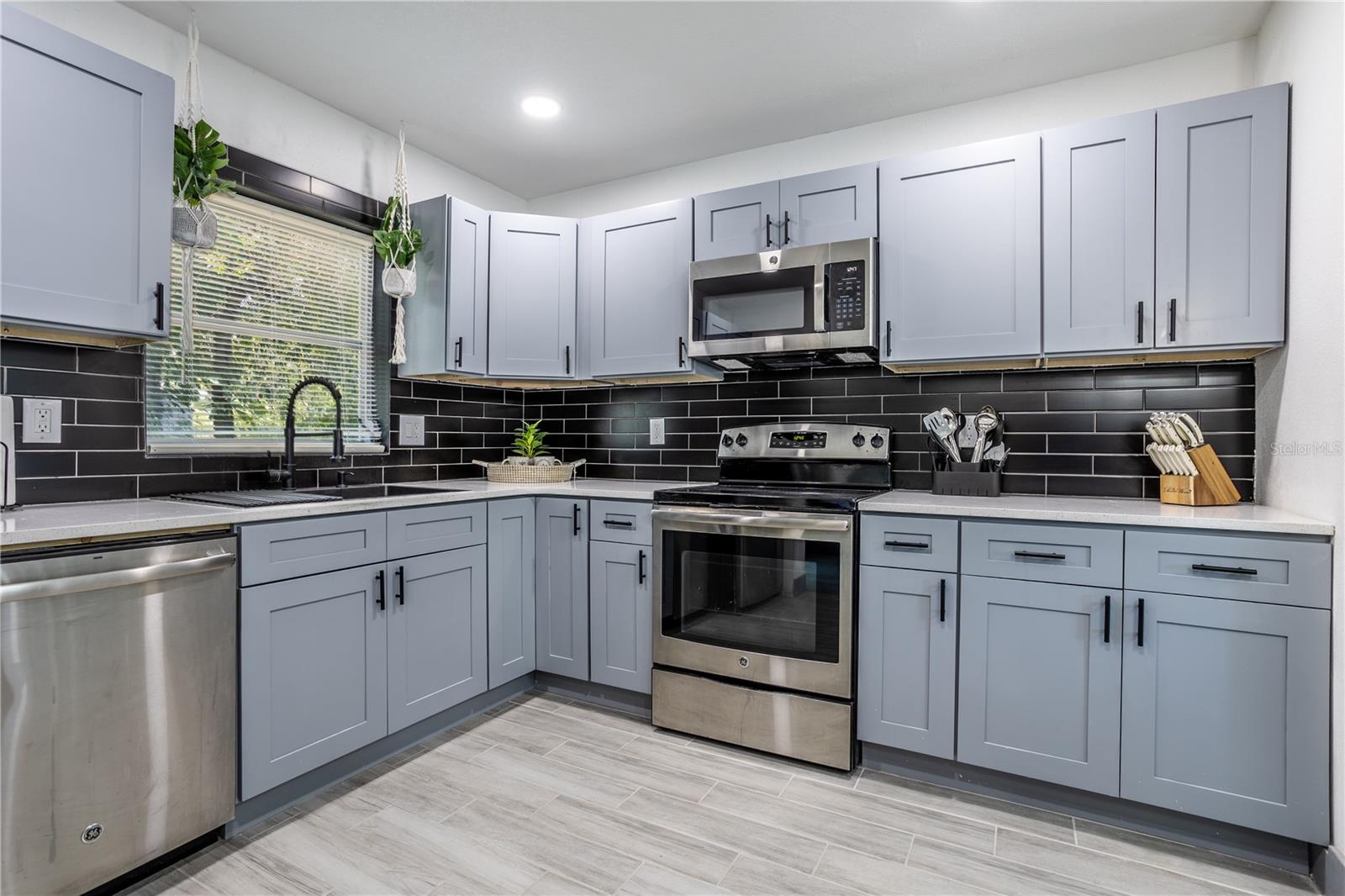 1213 Corbett, Orlando, FL 32806