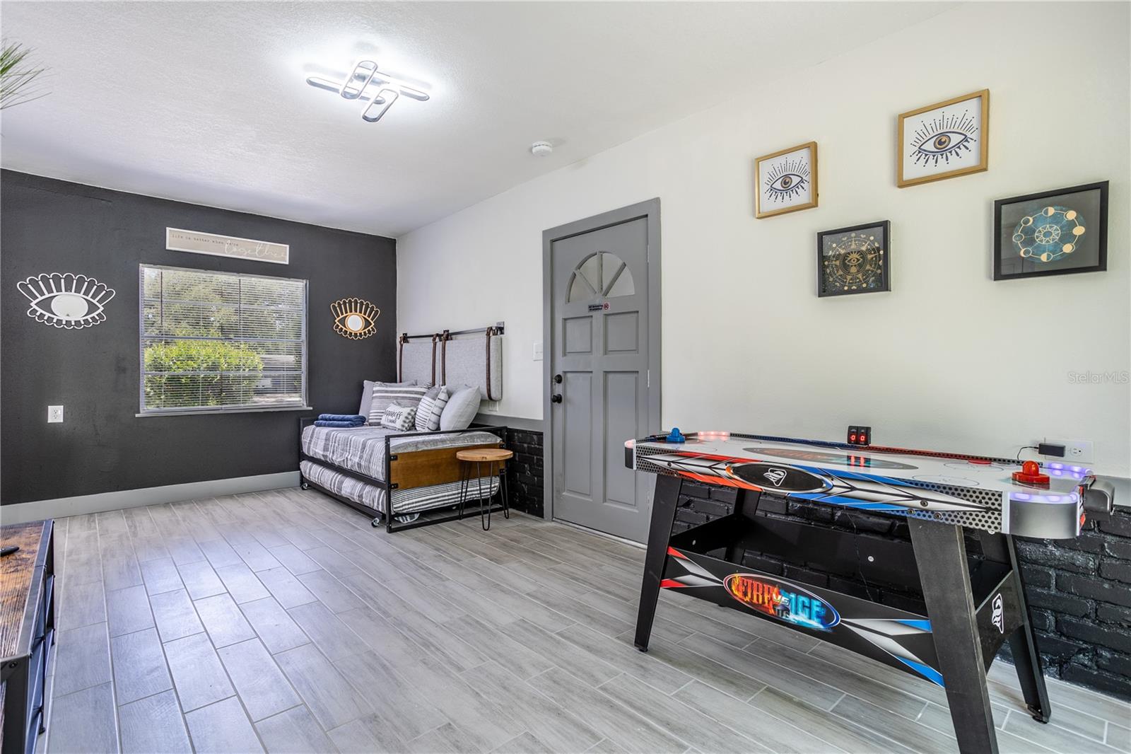 1213 Corbett, Orlando, FL 32806