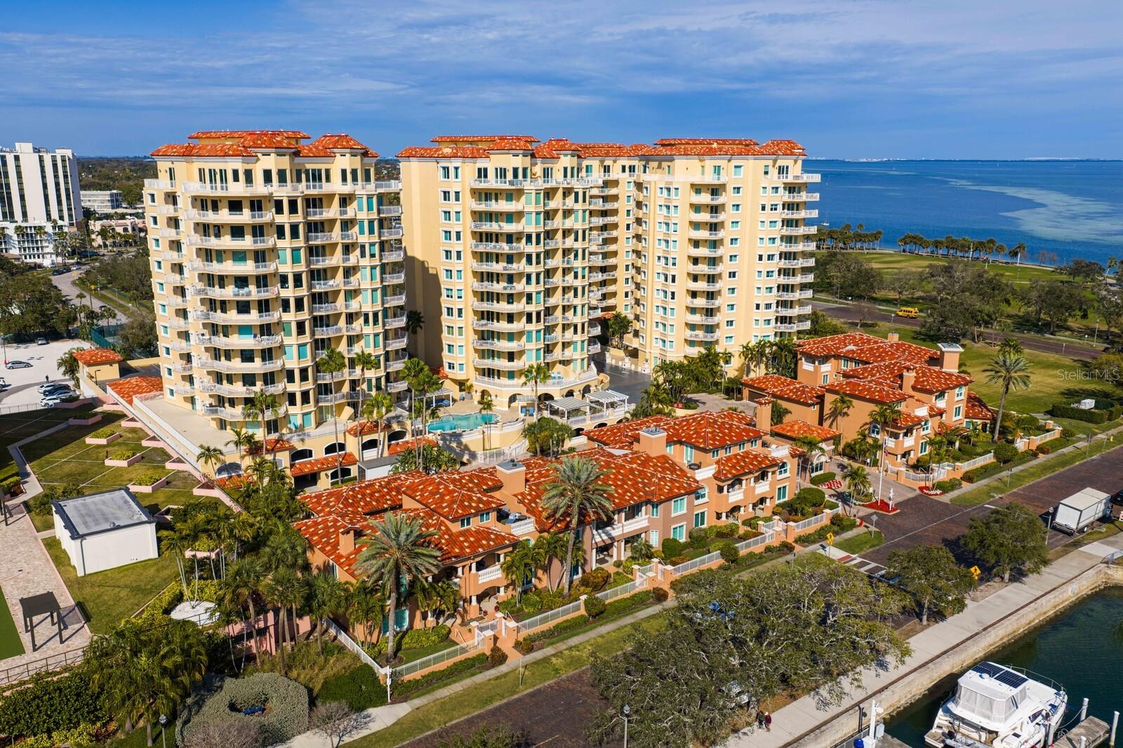 555 5th Unit Ph1, St Petersburg, FL 33701