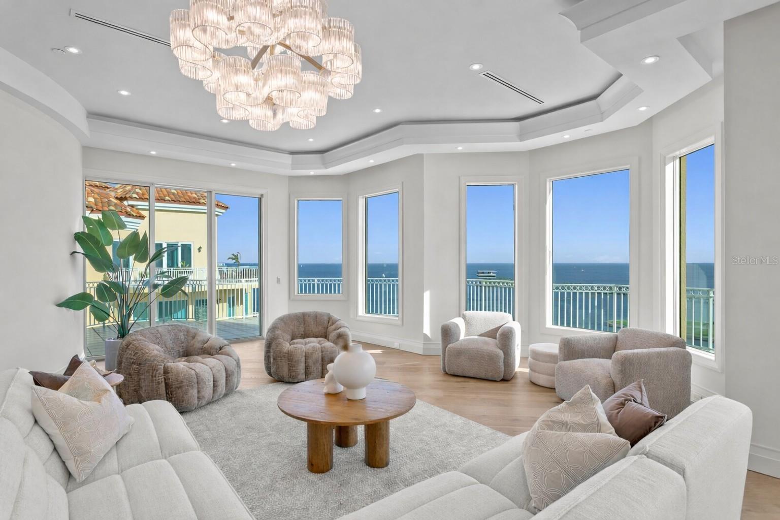 555 5th Unit Ph1, St Petersburg, FL 33701