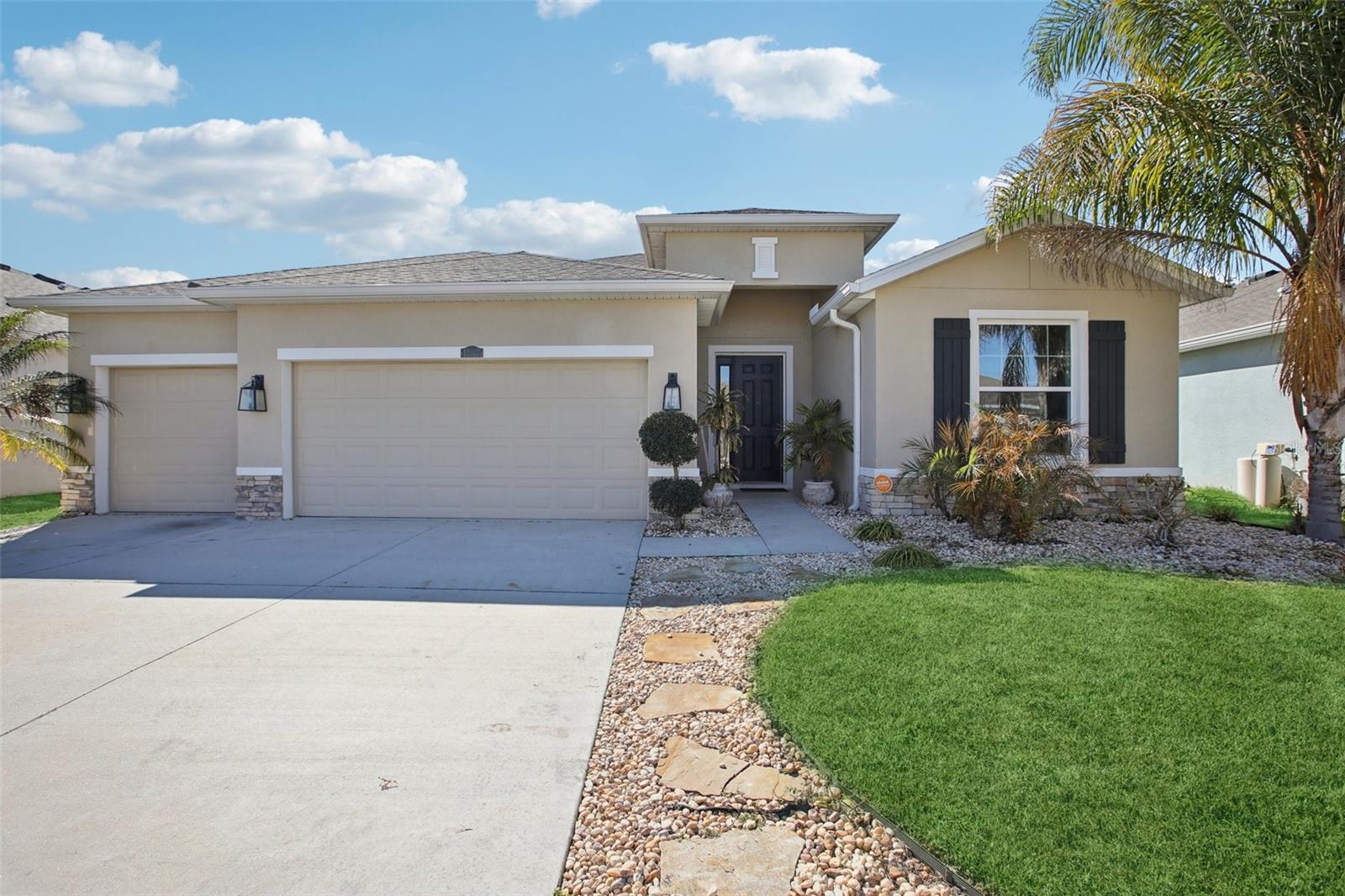 10747 Laxer Cay, San Antonio, FL 33576