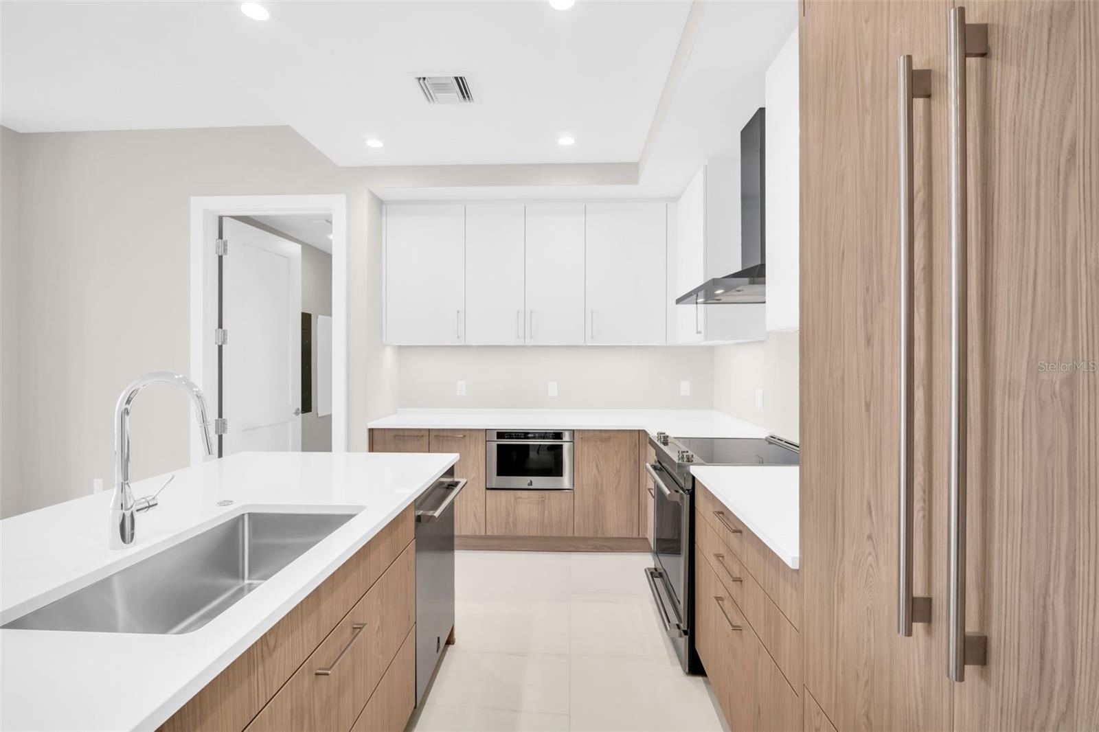 275 1st Unit 2708, St Petersburg, FL 33701