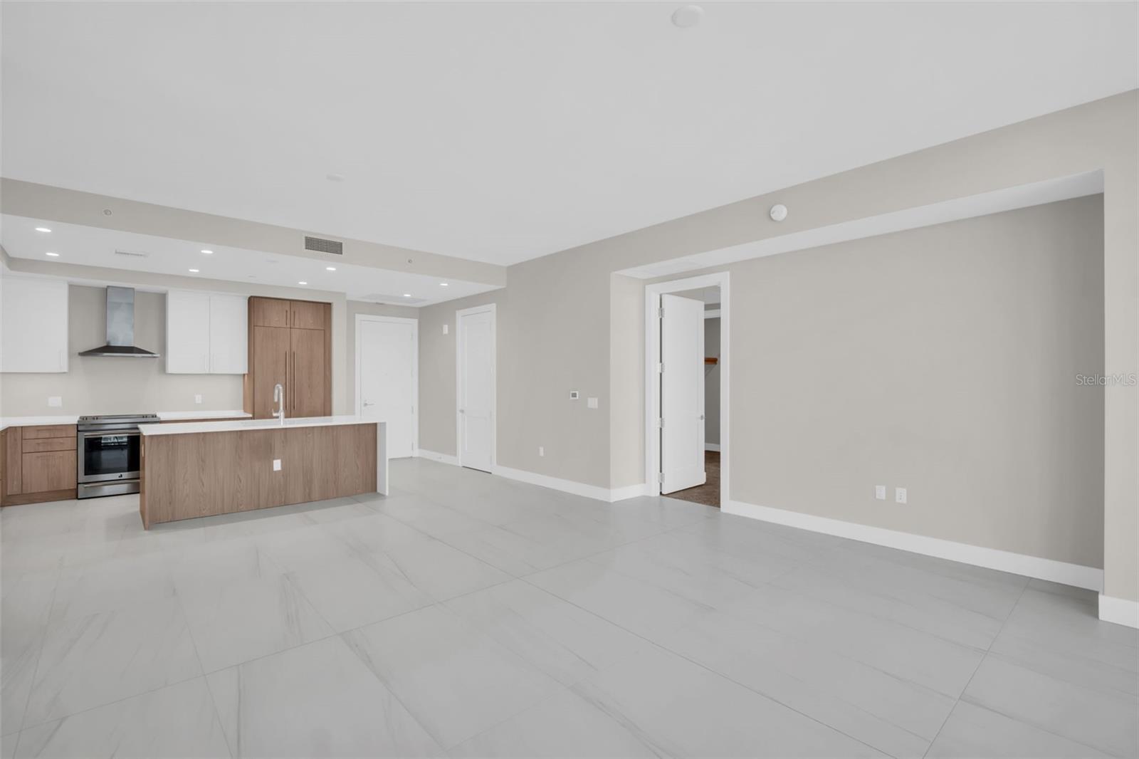 275 1st Unit 2708, St Petersburg, FL 33701