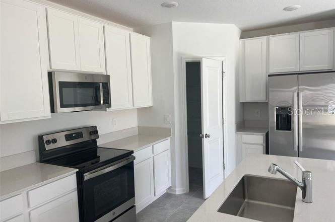 1756 White Water, Davenport, FL 33837