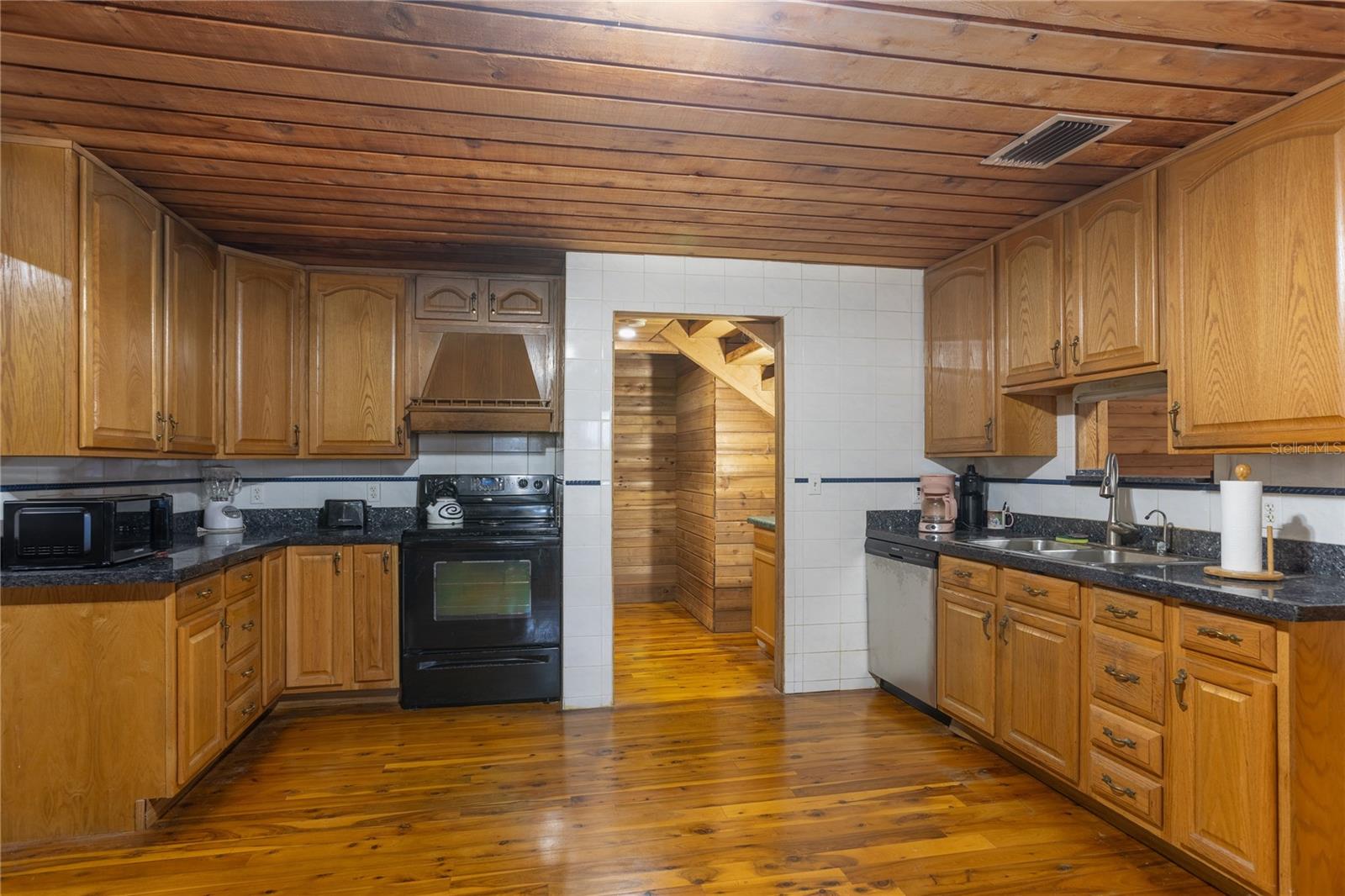 6892 Swain, Sorrento, FL 32776