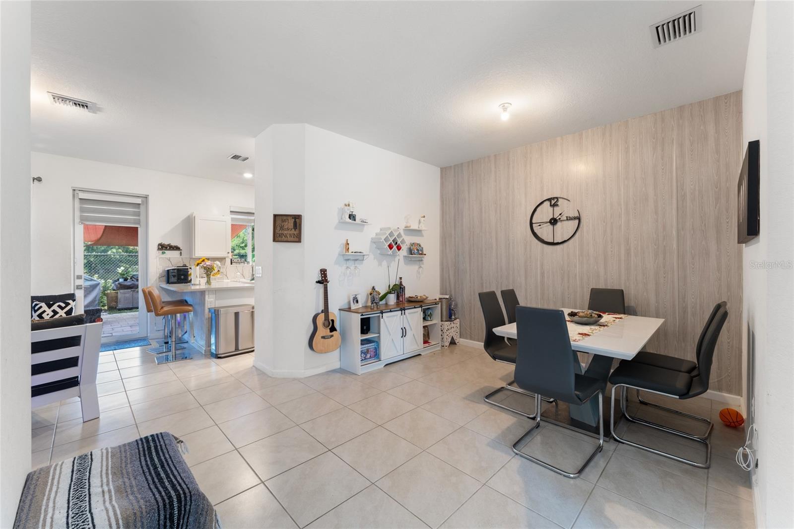 1061 208th, Miami, FL 33169