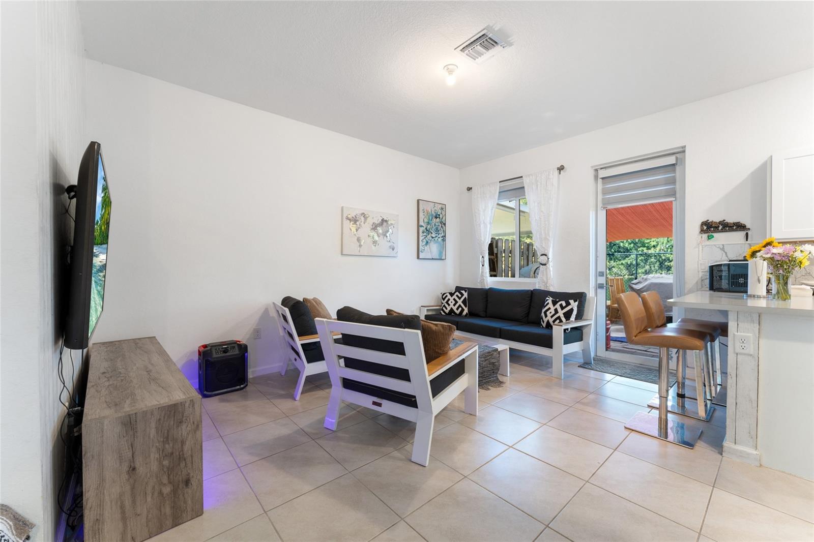 1061 208th, Miami, FL 33169
