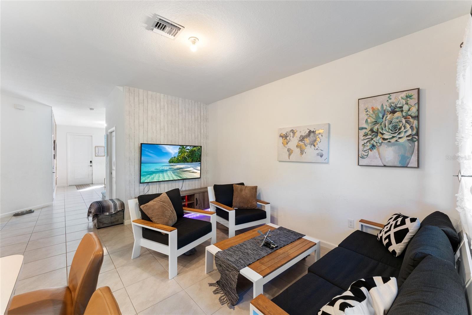 1061 208th, Miami, FL 33169