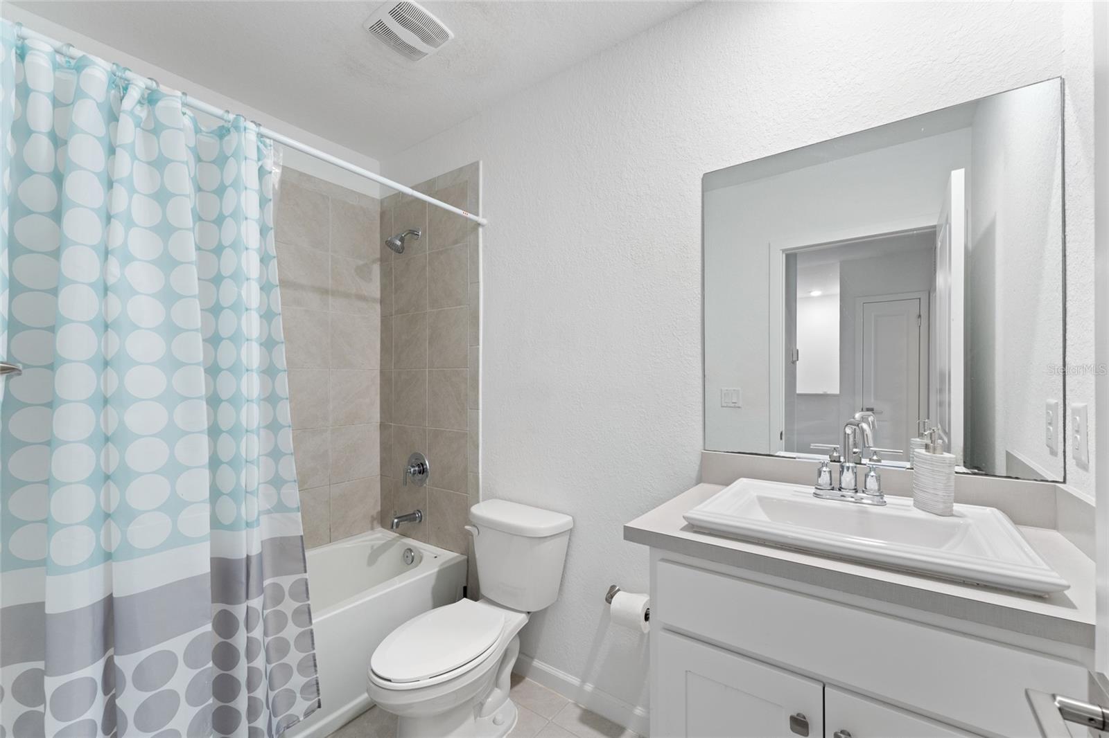 1061 208th, Miami, FL 33169
