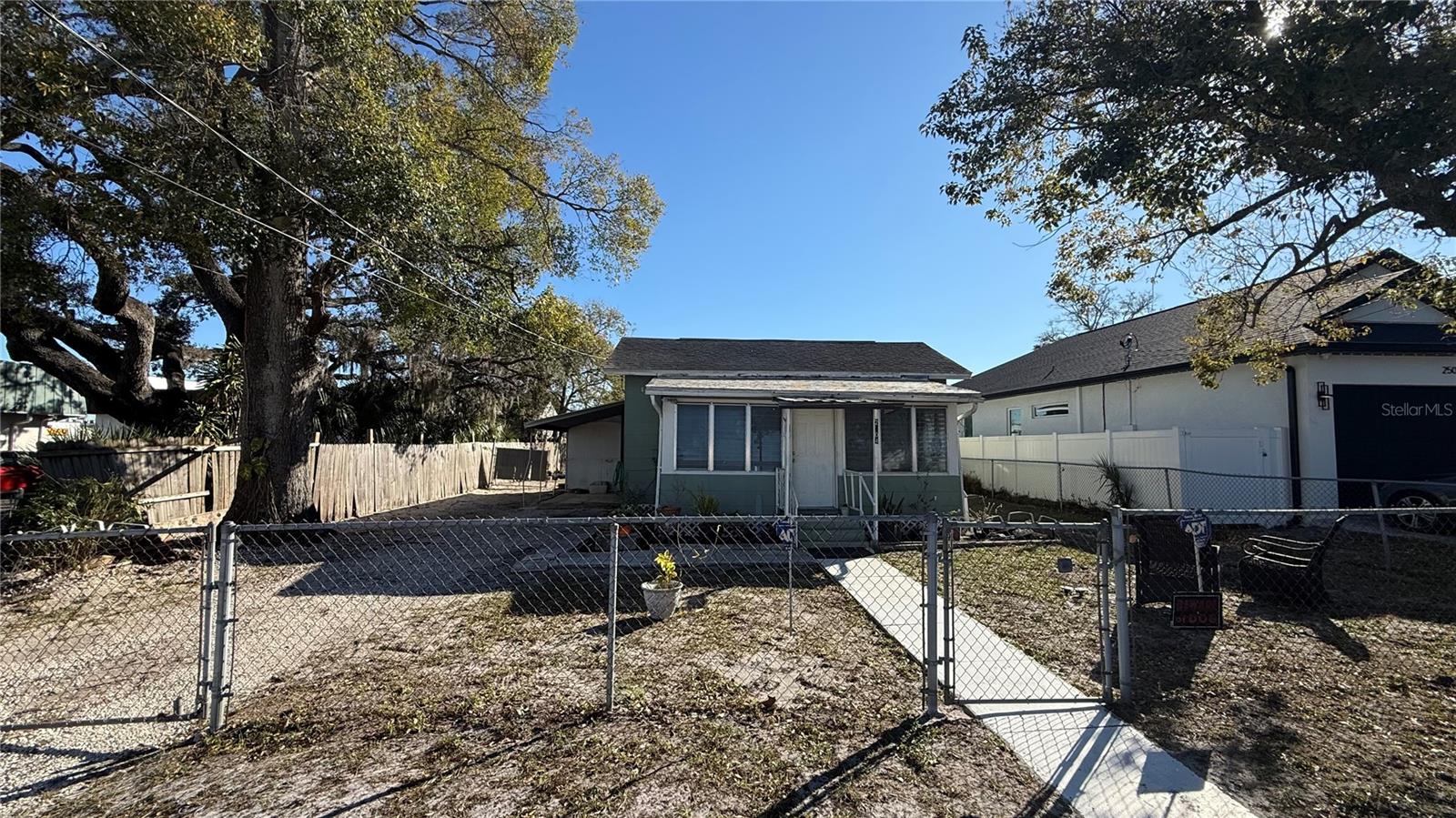 2504 South, Tampa, FL 33614