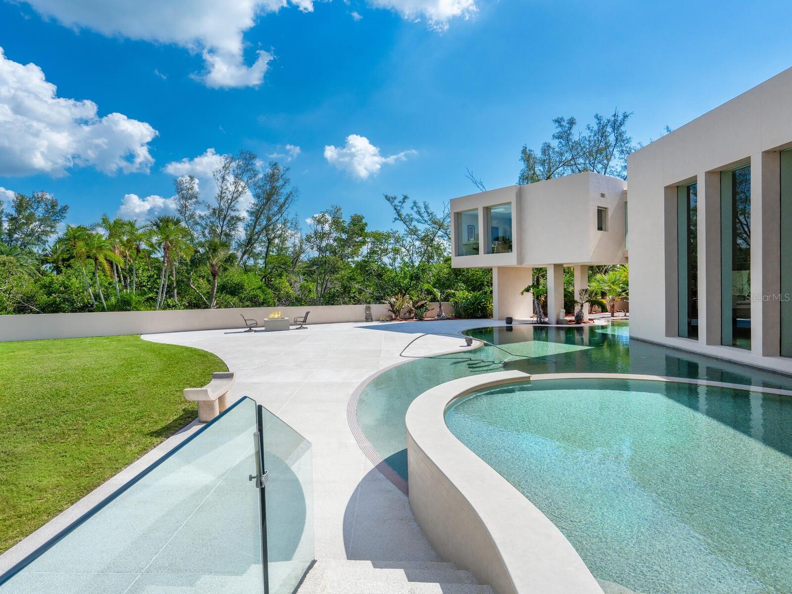 6610 Gulf of Mexico, Longboat Key, FL 34228