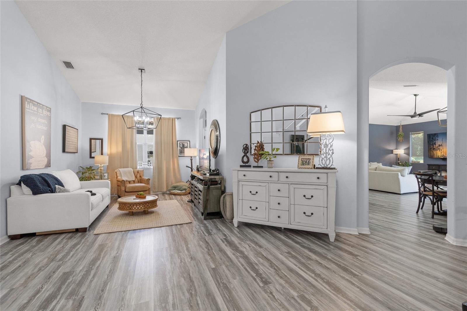 6723 Tailfeather Way, Bradenton, FL 34203
