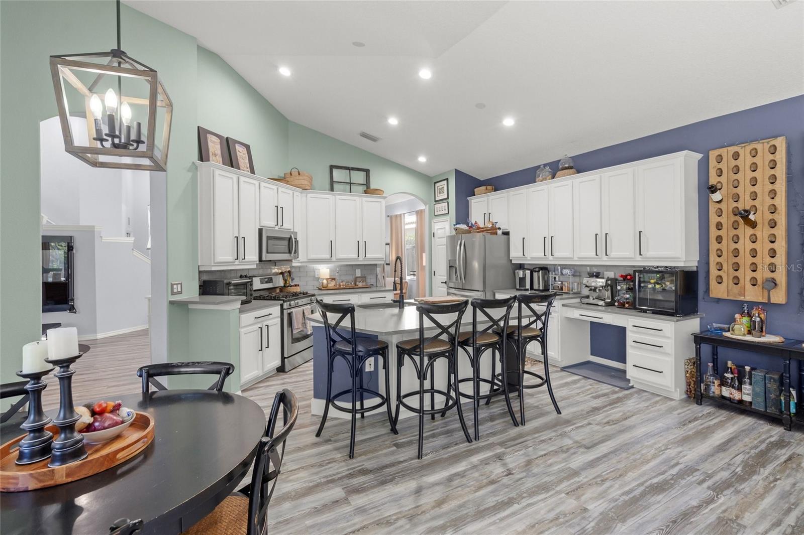 6723 Tailfeather Way, Bradenton, FL 34203