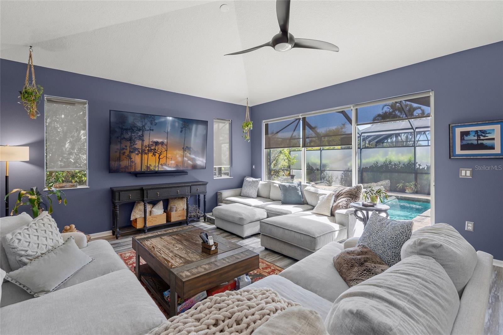6723 Tailfeather Way, Bradenton, FL 34203