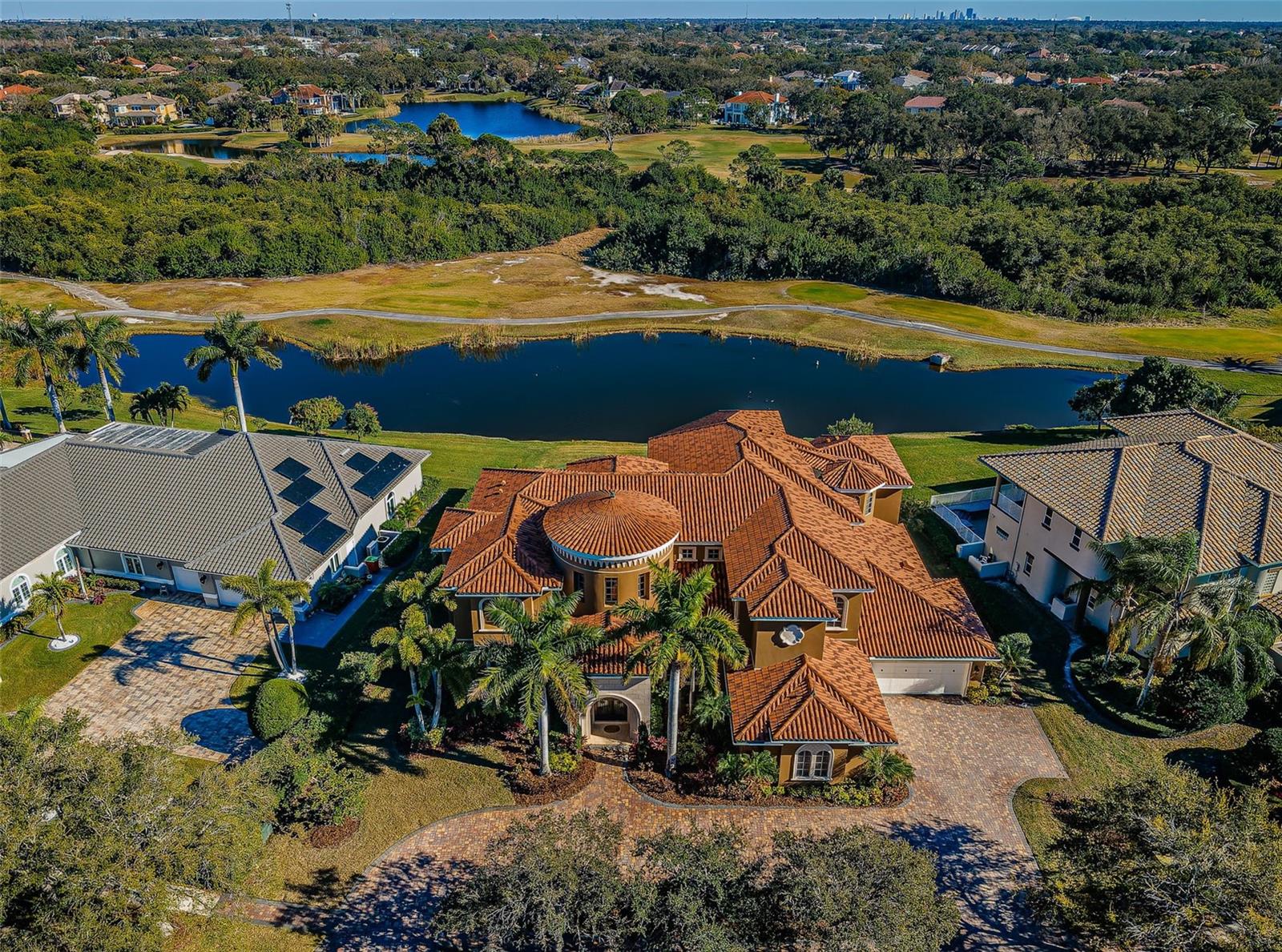 9209 Silverthorn, Seminole, FL 33777