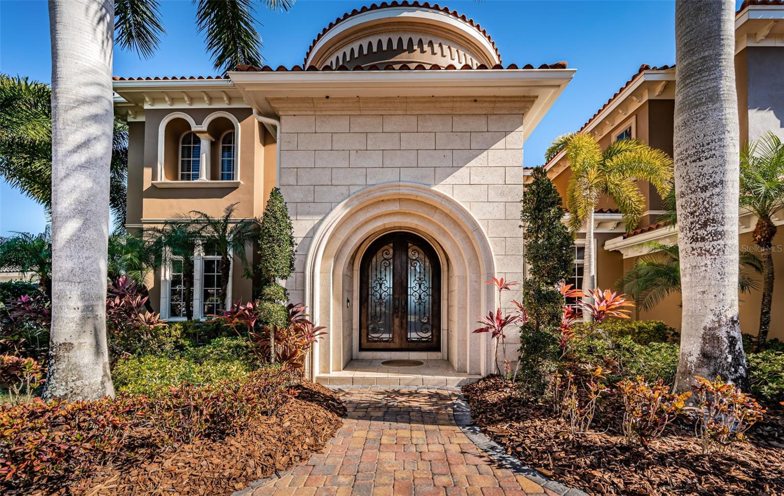 9209 Silverthorn, Seminole, FL 33777