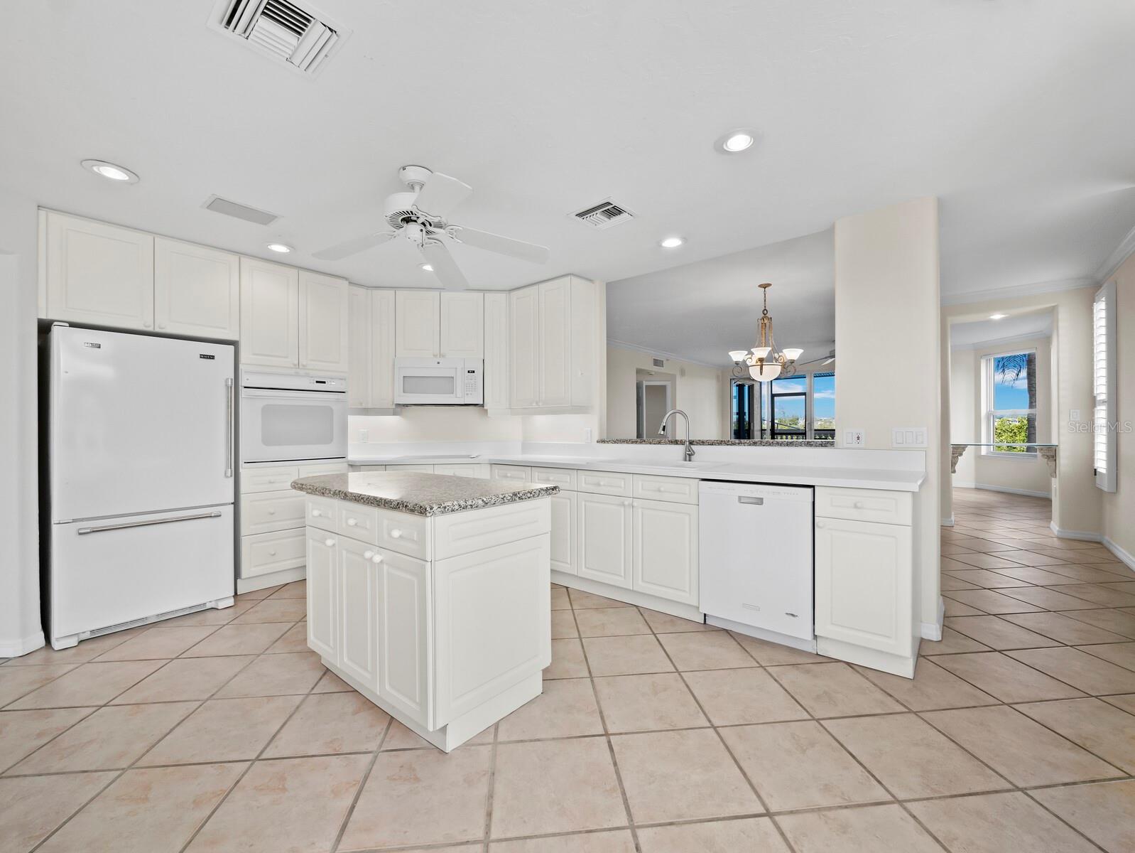 5430 Eagles Point Unit 105, Sarasota, FL 34231