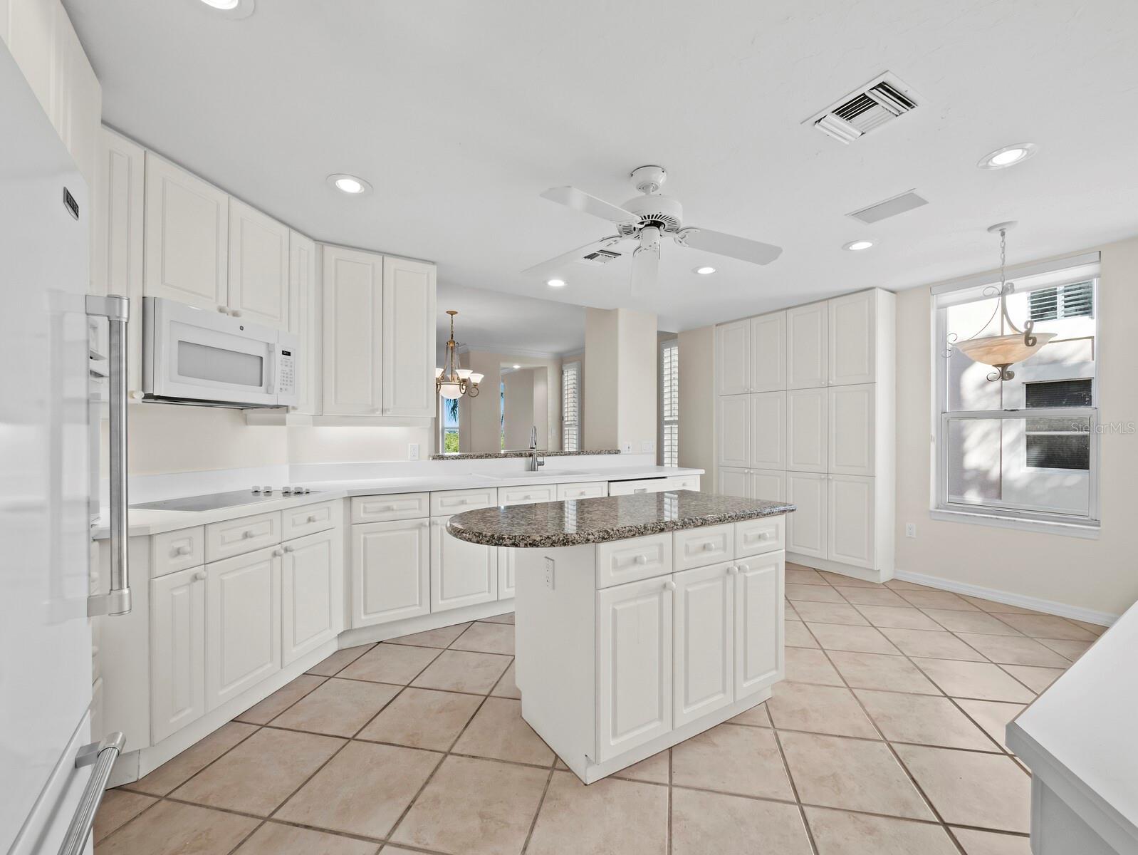 5430 Eagles Point Unit 105, Sarasota, FL 34231
