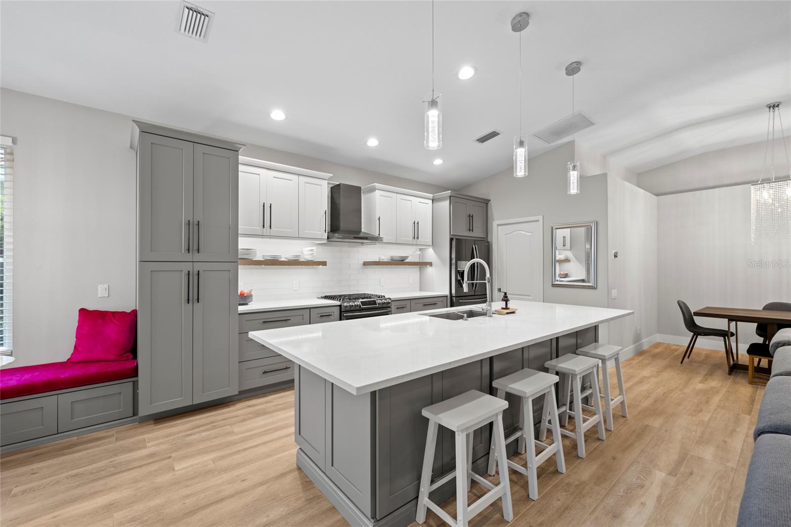 8322 Whispering Woods Court, Bradenton, FL 34202