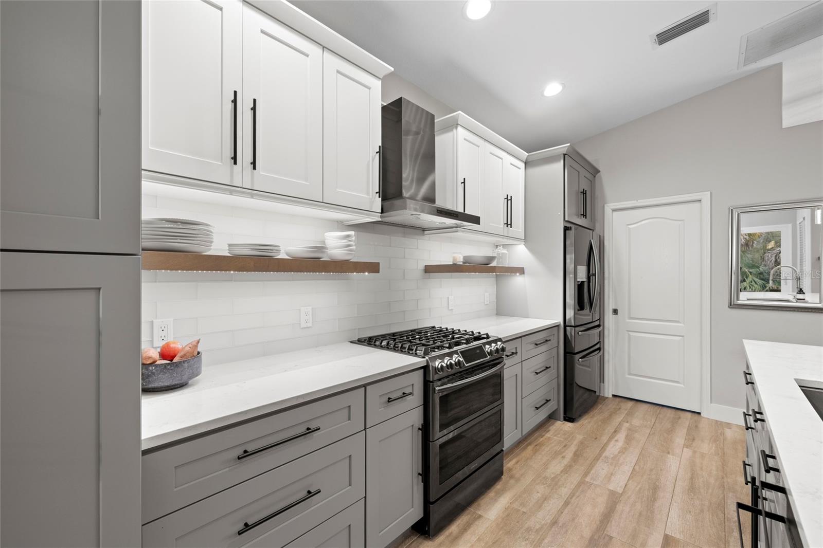 8322 Whispering Woods Court, Bradenton, FL 34202