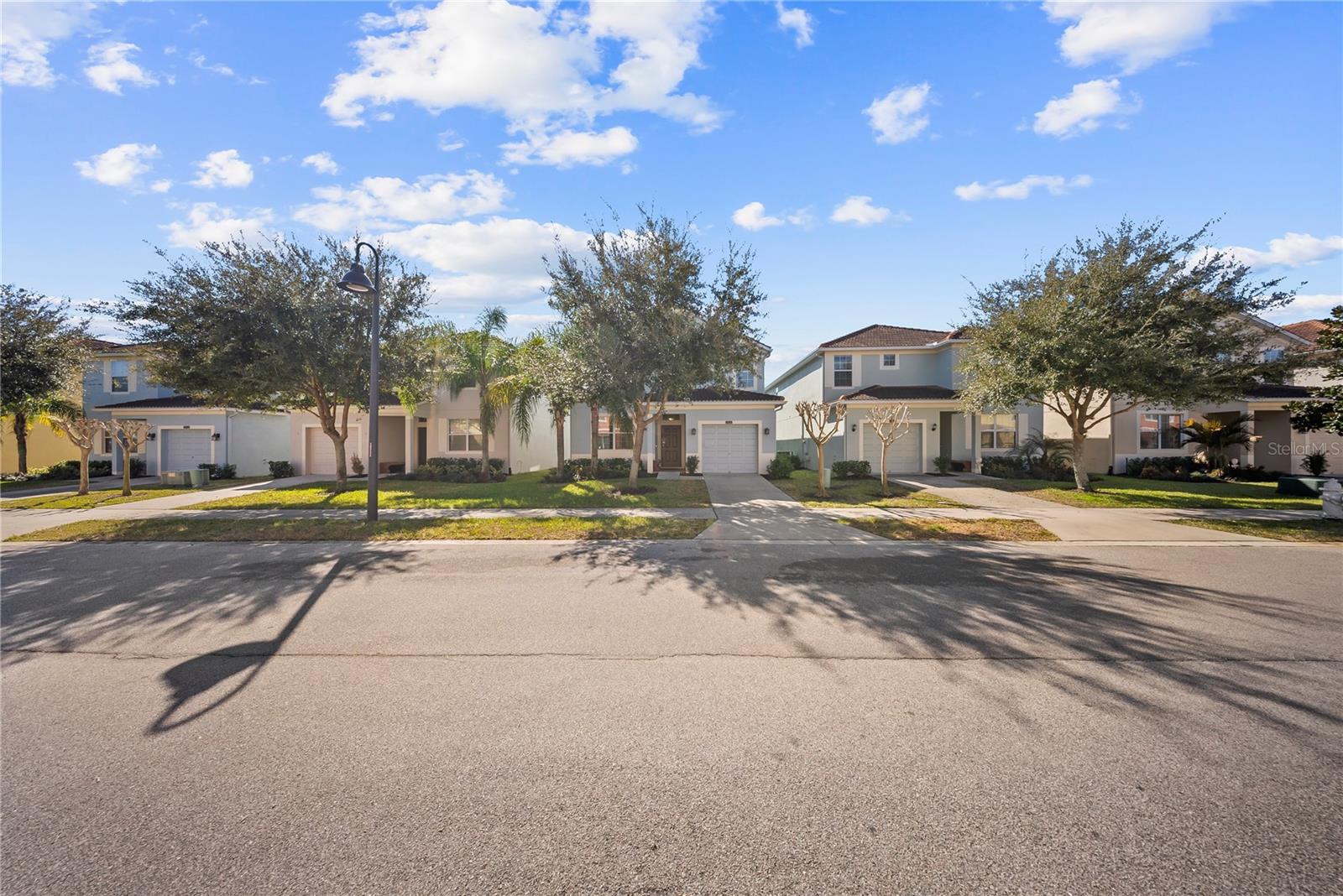 8960 Bismarck Palm Rd, Kissimmee, FL 34747