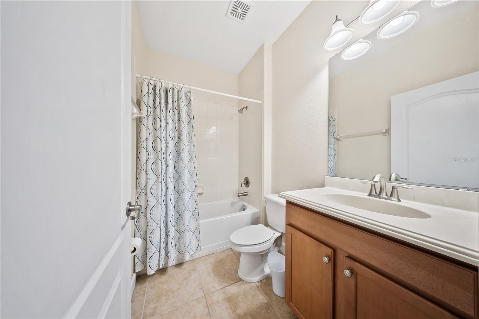 8960 Bismarck Palm Rd, Kissimmee, FL 34747