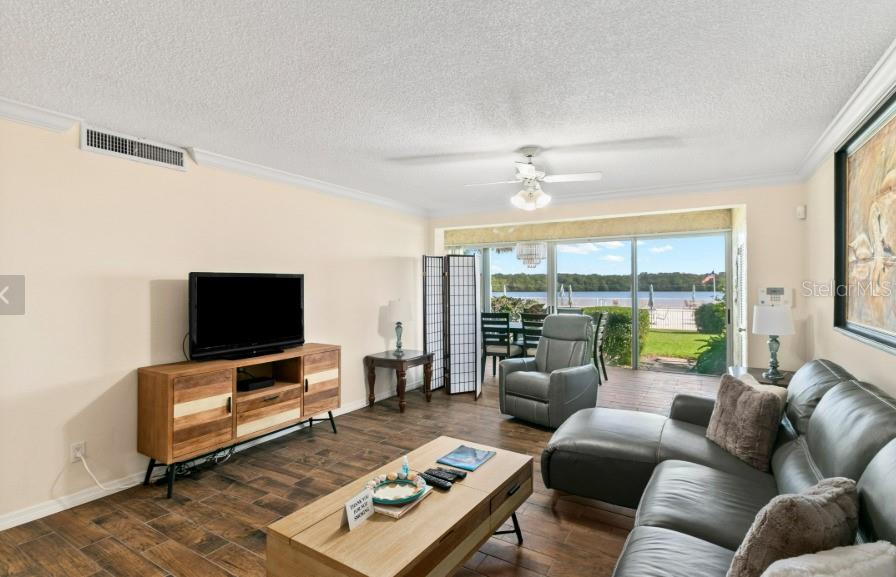 605 Sutton Unit 102, Longboat Key, FL 34228