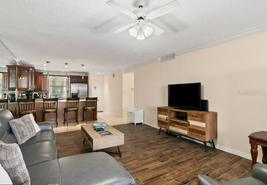 605 Sutton Unit 102, Longboat Key, FL 34228