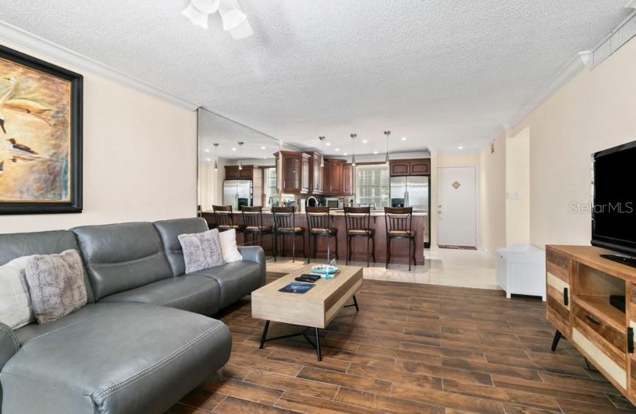 605 Sutton Unit 102, Longboat Key, FL 34228