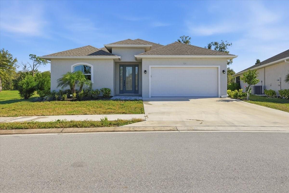 725 Redbud, Englewood, FL 34223