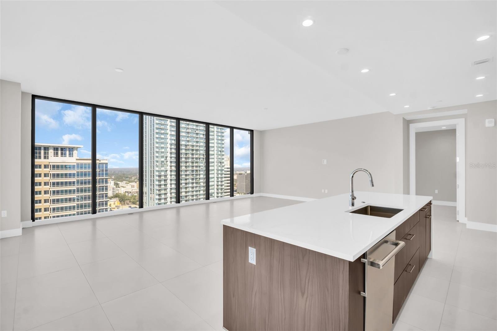 275 1st Unit 2001, St Petersburg, FL 33701