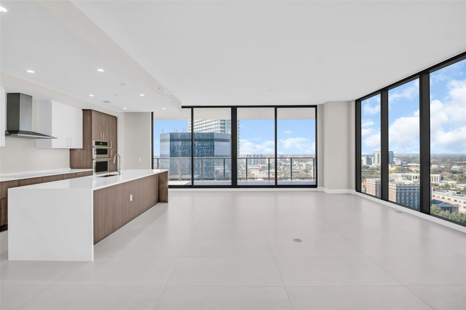 275 1st Unit 2001, St Petersburg, FL 33701