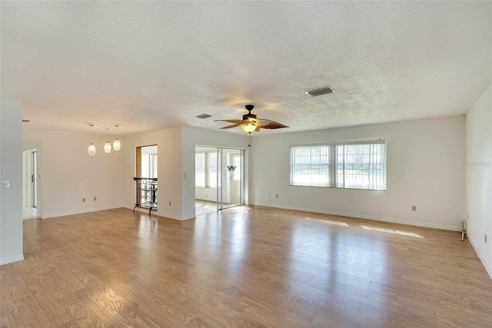 6517 10th, Bradenton, FL 34209