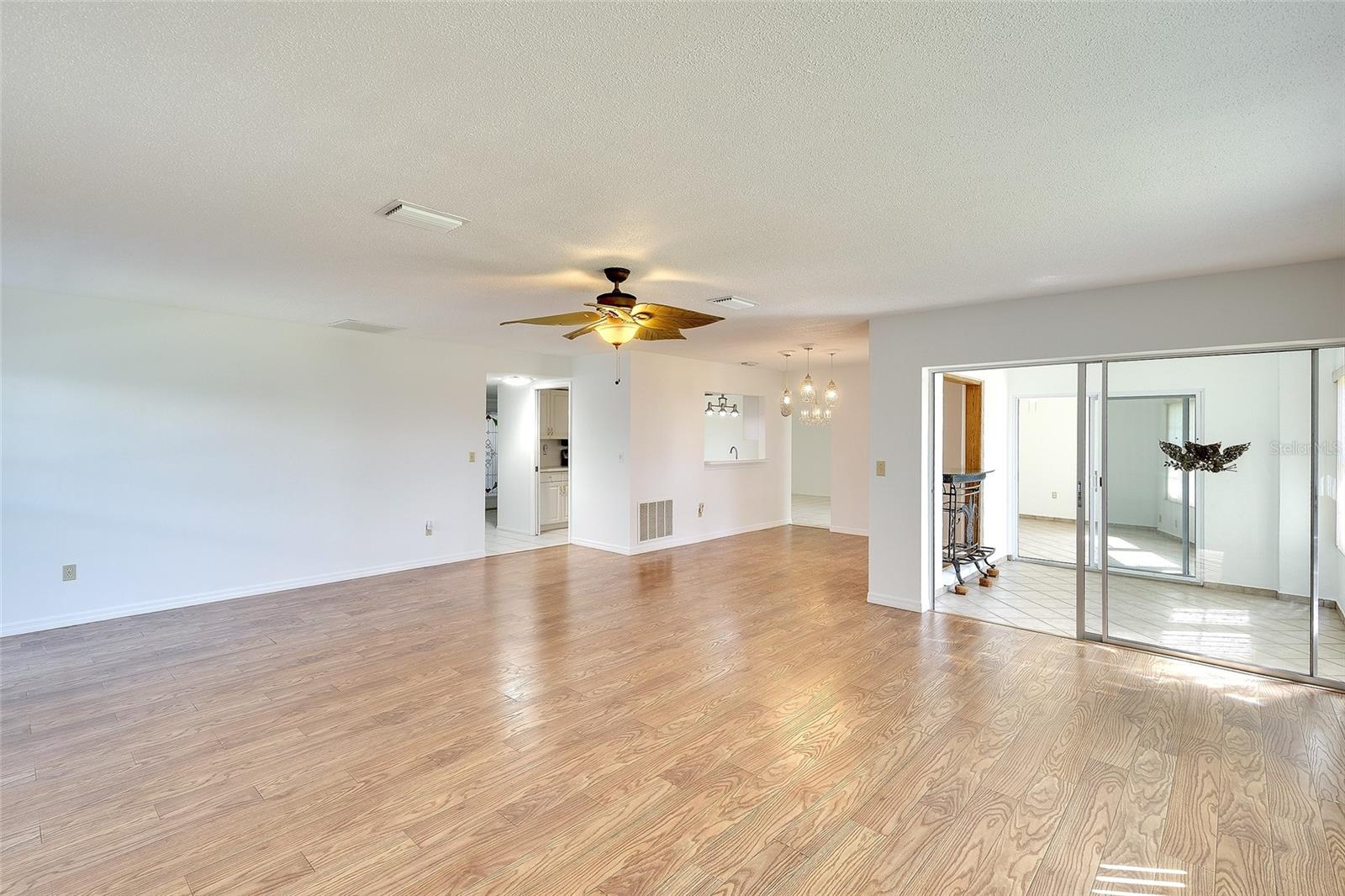 6517 10th, Bradenton, FL 34209