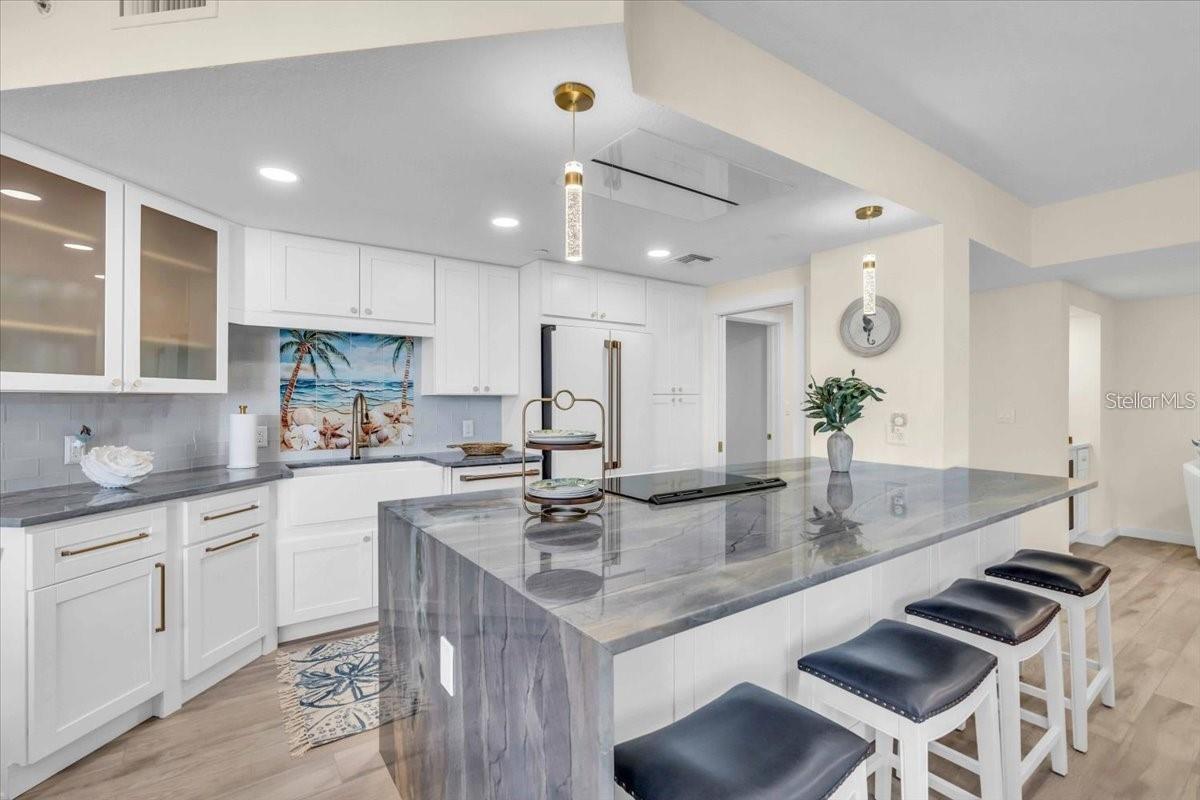 1211 Gulf of Mexico Unit 403, Longboat Key, FL 34228