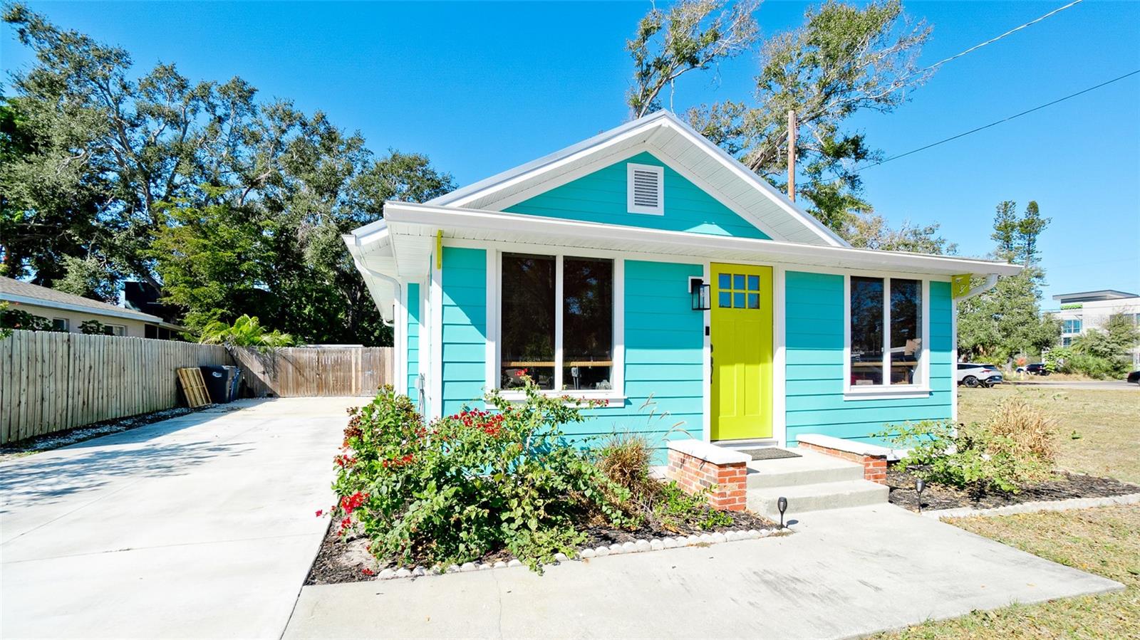 522 37th, Bradenton, FL 34205