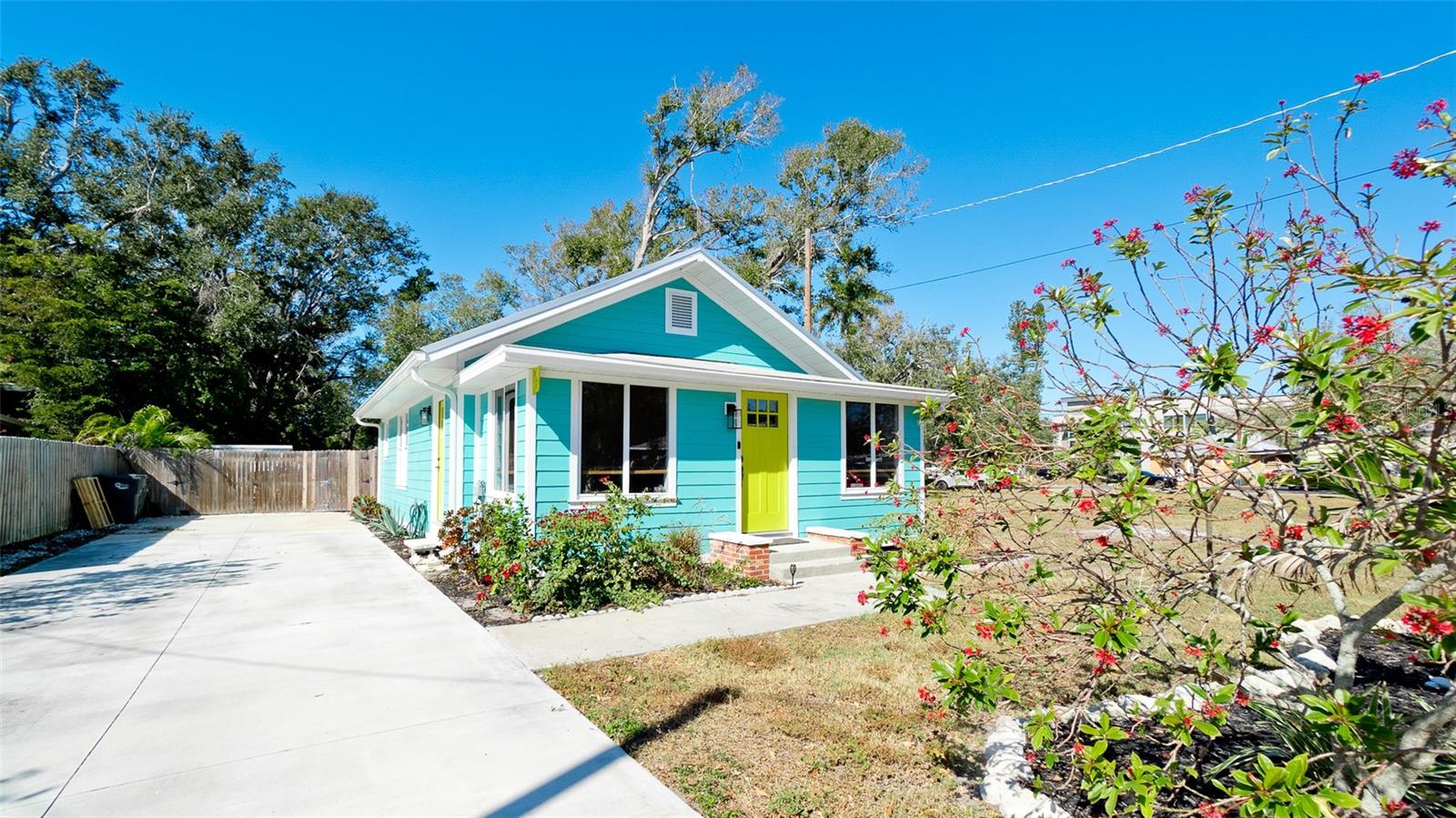 522 37th, Bradenton, FL 34205